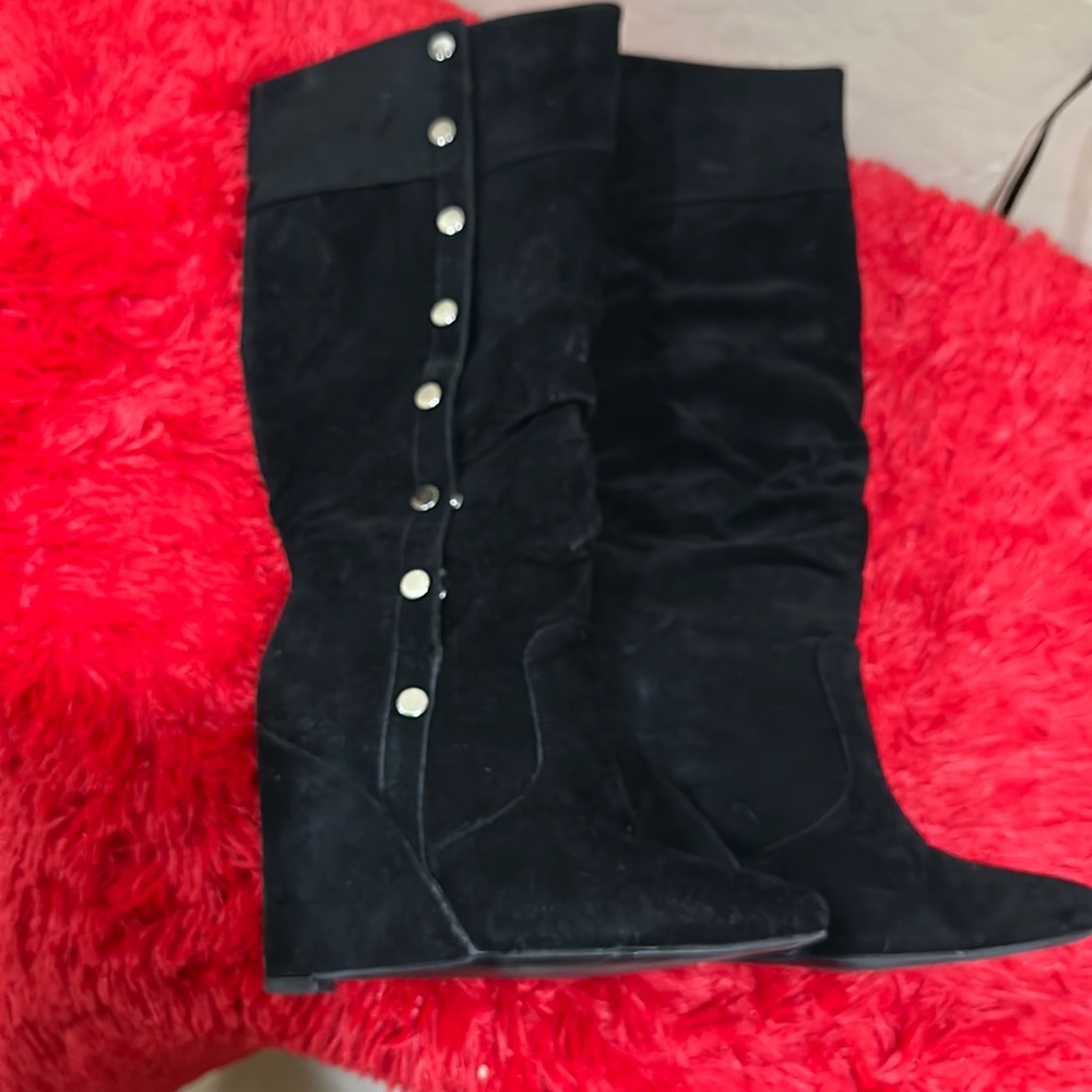 Beautiful black suede boots